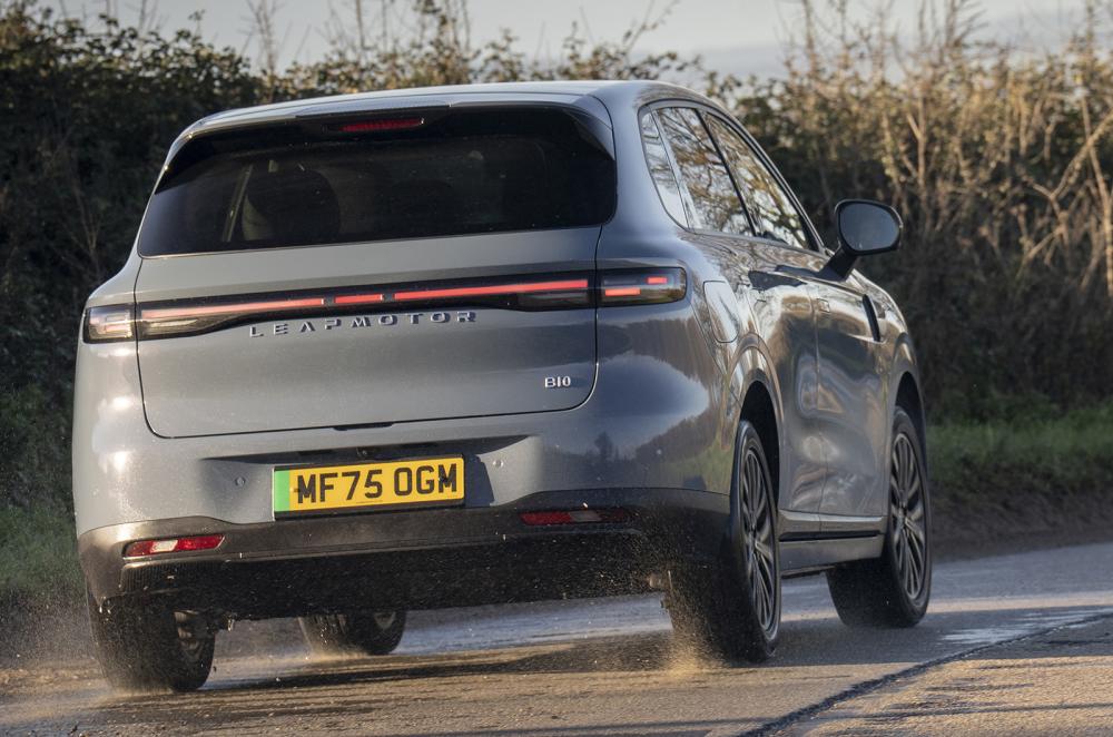 Leapmotor B10 rear cornering