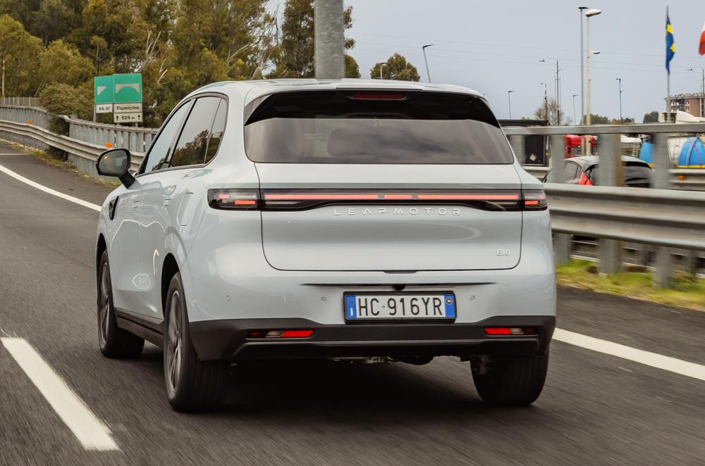 Leapmotor B10 Hybrid driving rear left