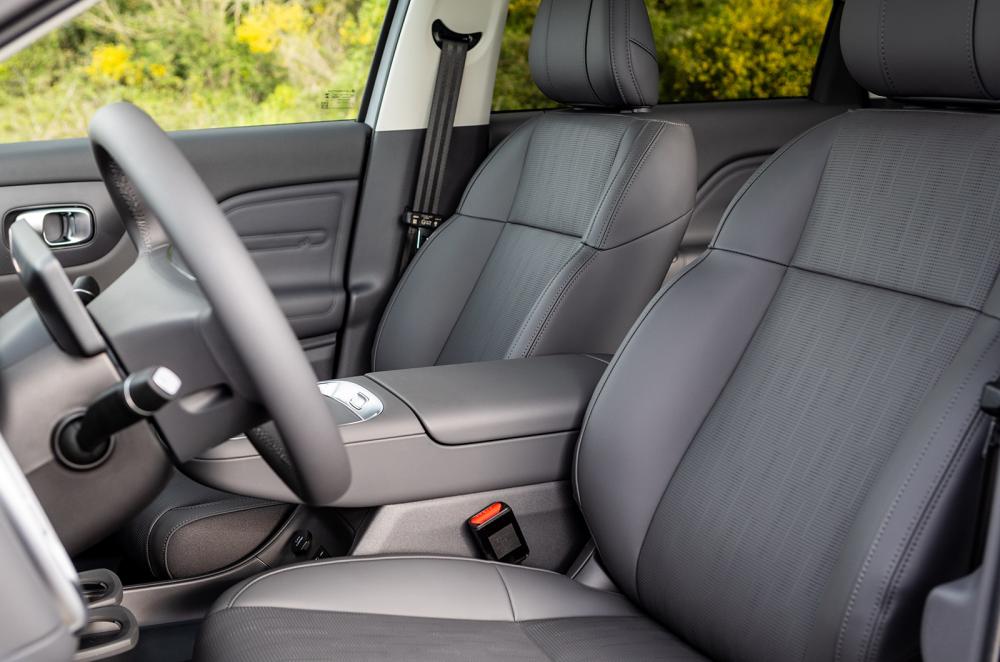 Leapmotor B10 Hybrid front seats