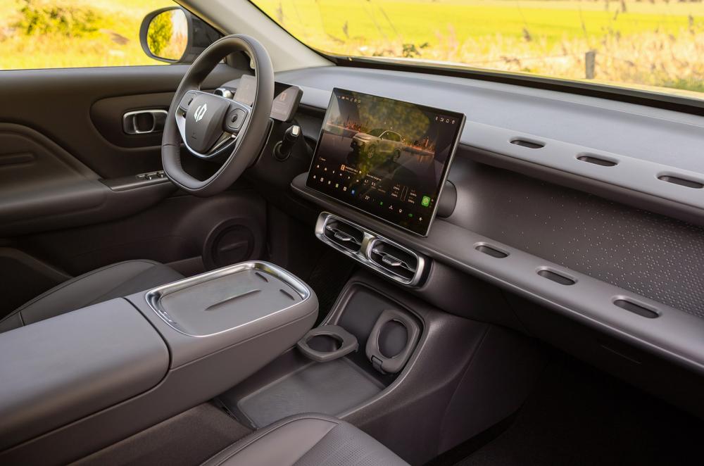 Leapmotor B10 Hybrid interior