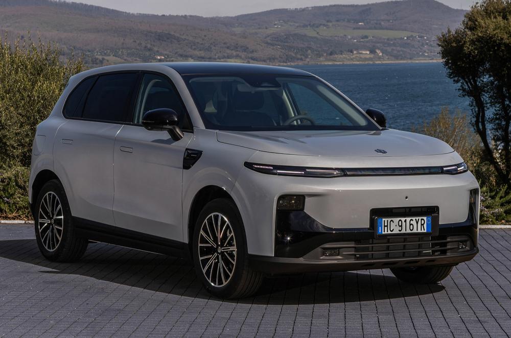 Leapmotor B10 Hybrid static front right