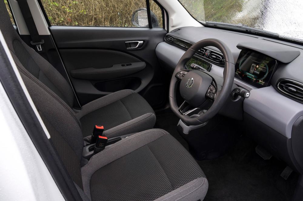 Leapmotor T03 front seats