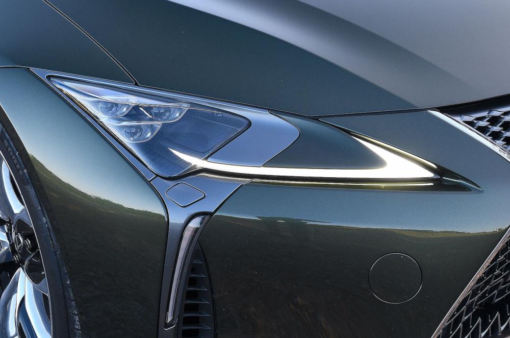 Lexus LC Convertible headlights