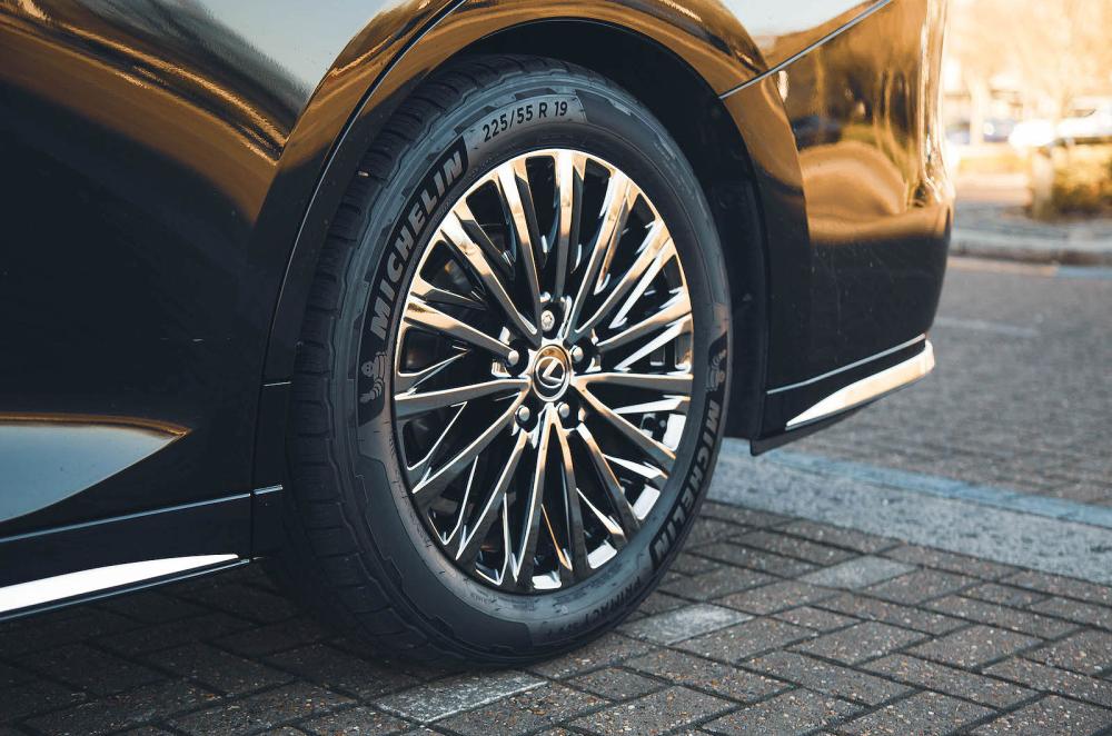 Lexus LM alloy wheel detail