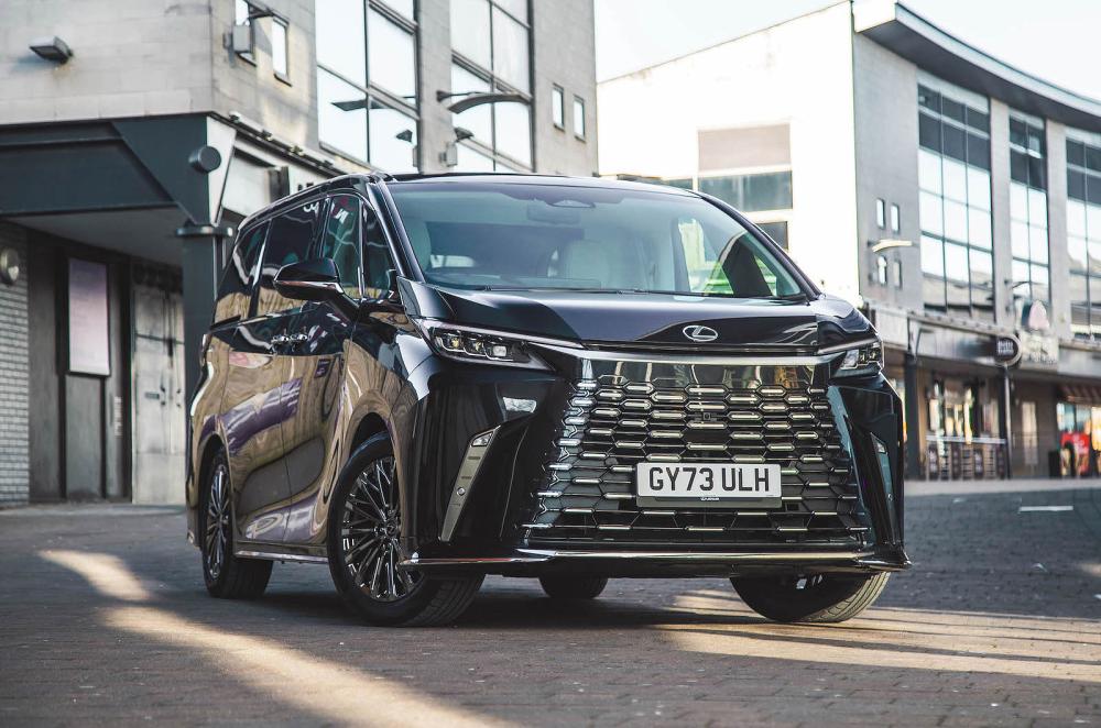 Lexus LM front right static