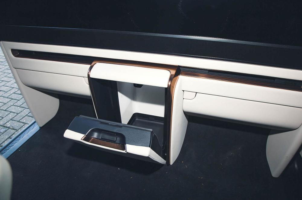 Lexus LM interior detail