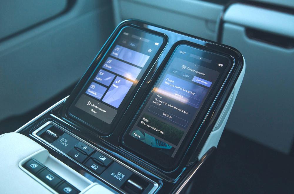 Lexus LM rear touchscreens