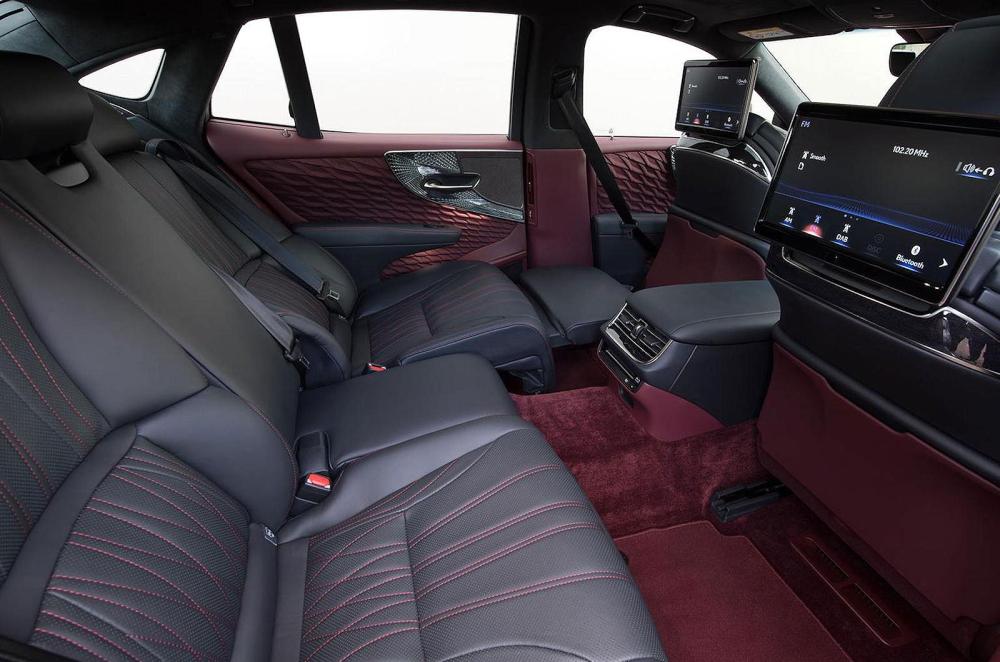 Lexus LS interior back seats