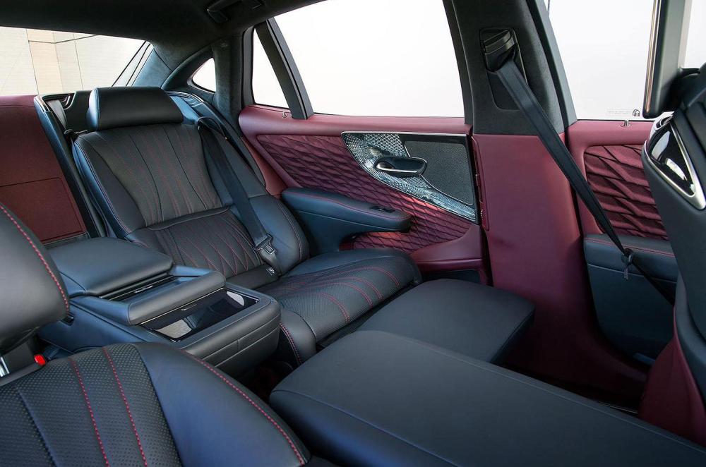 Lexus LS interior back seats