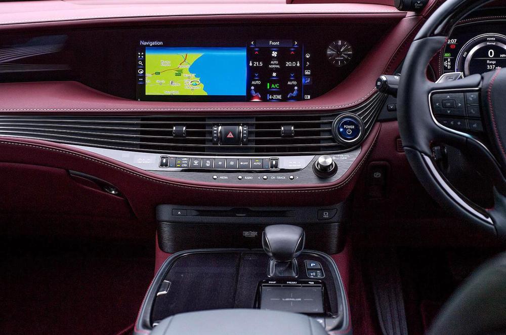 Lexus LS interior detail