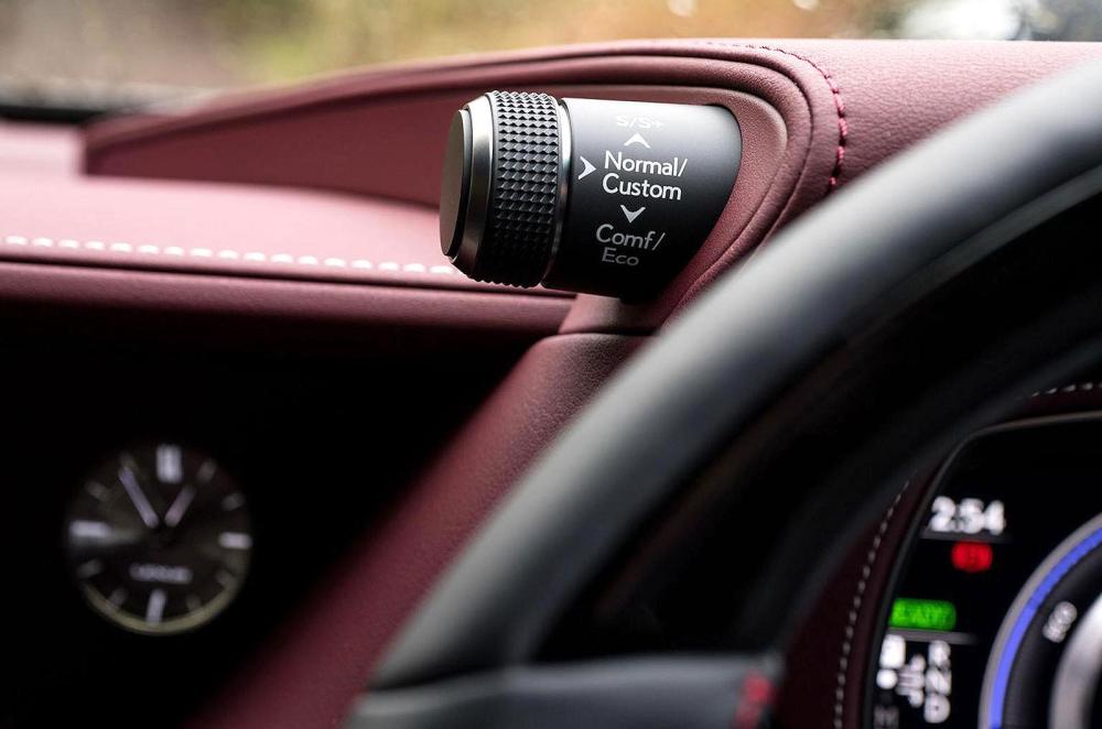 Lexus LS interior detail