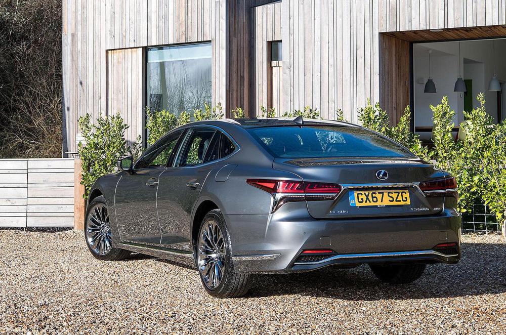 Lexus LS rear left static