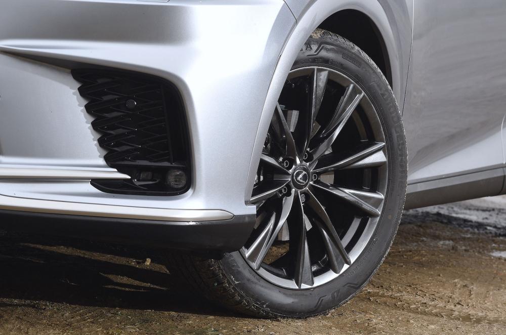 Lexus RX alloy wheel