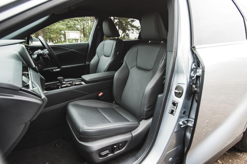 Lexus RX front seats