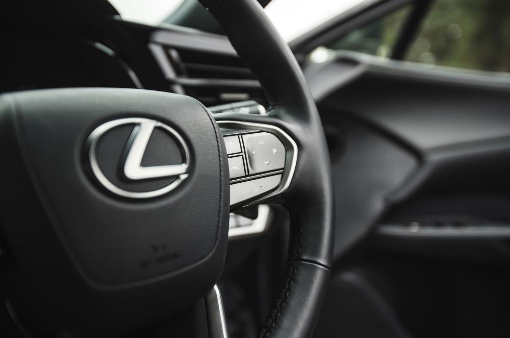 Lexus RX steering wheel