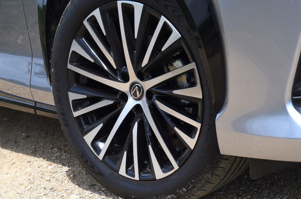 Lexus RZ alloy wheel detail