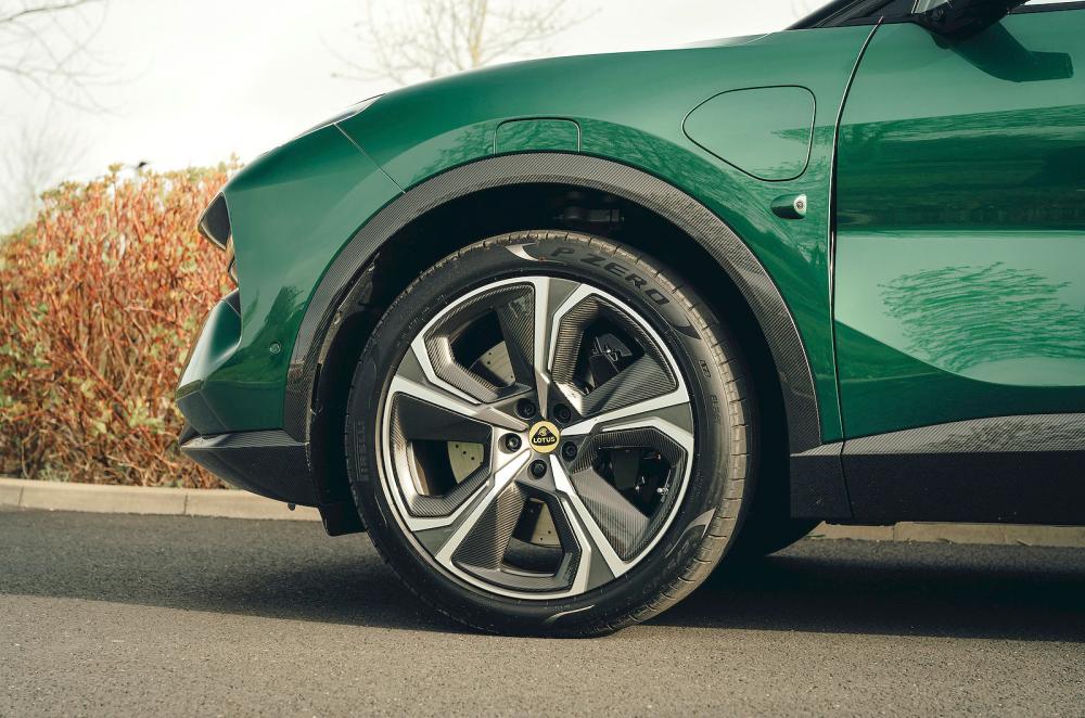 Green Lotus Eletre alloy wheel detail