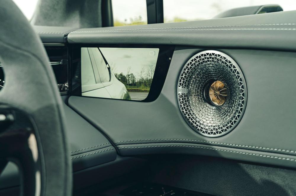 Lotus Eletre door mirror screen