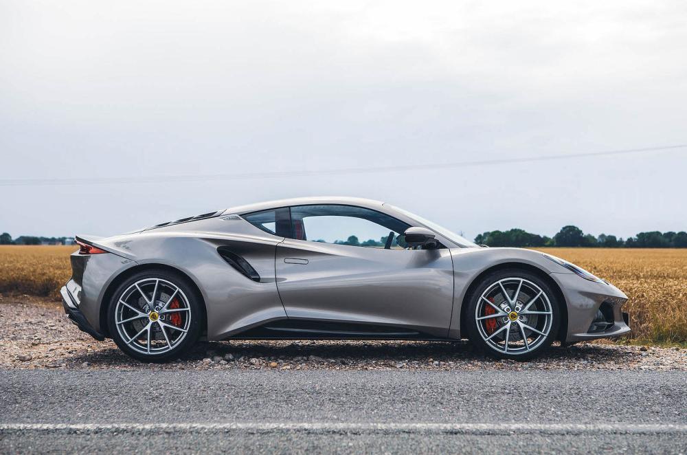 Lotus Emira right static