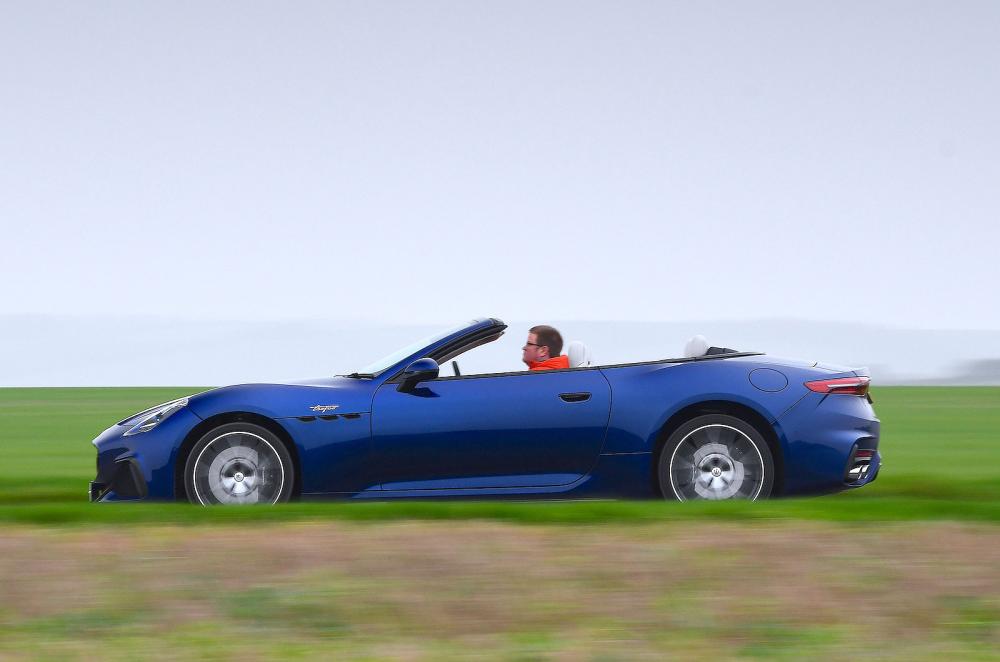 Maserati GranCabrio left driving
