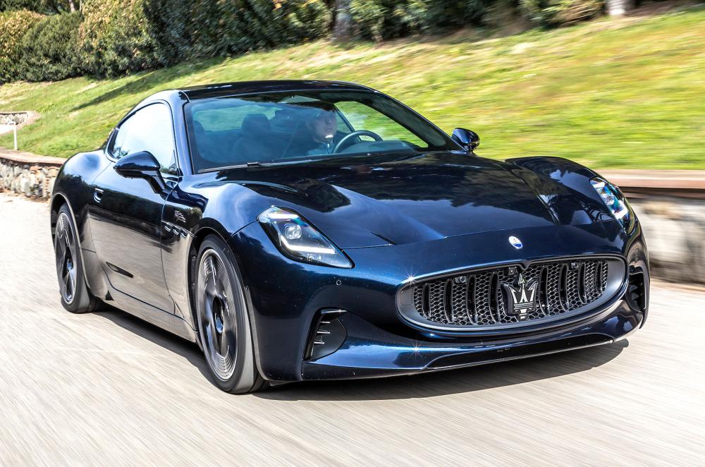 Maserati GranTurismo Folgore front right driving