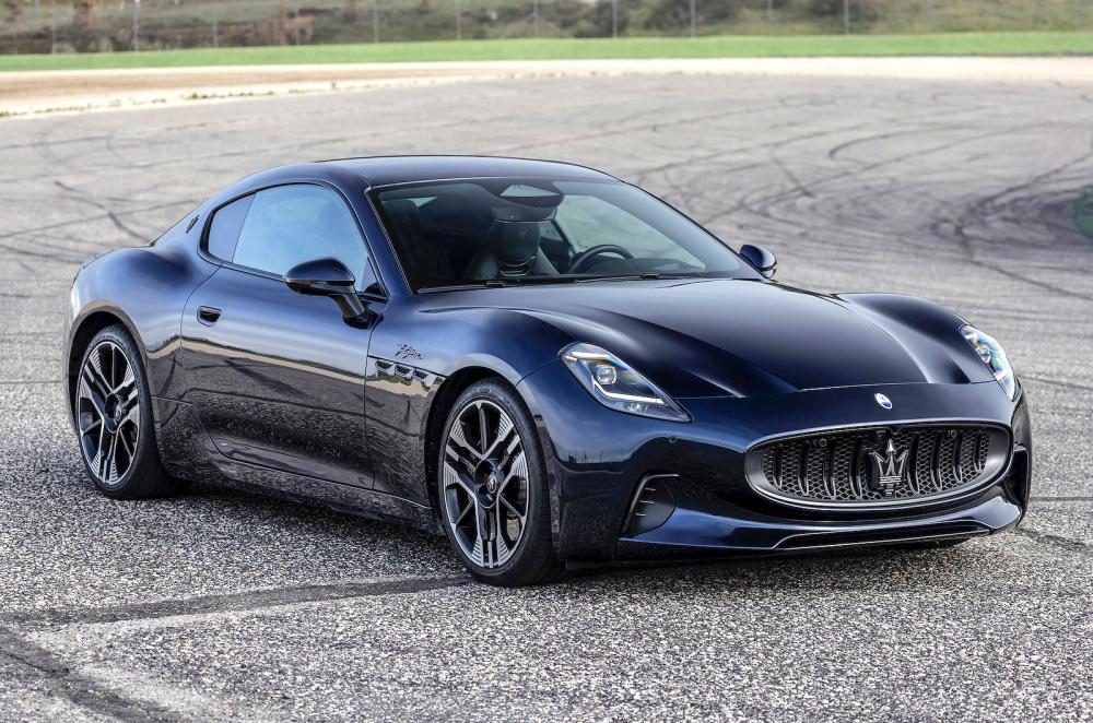 Maserati GranTurismo Folgore front right static