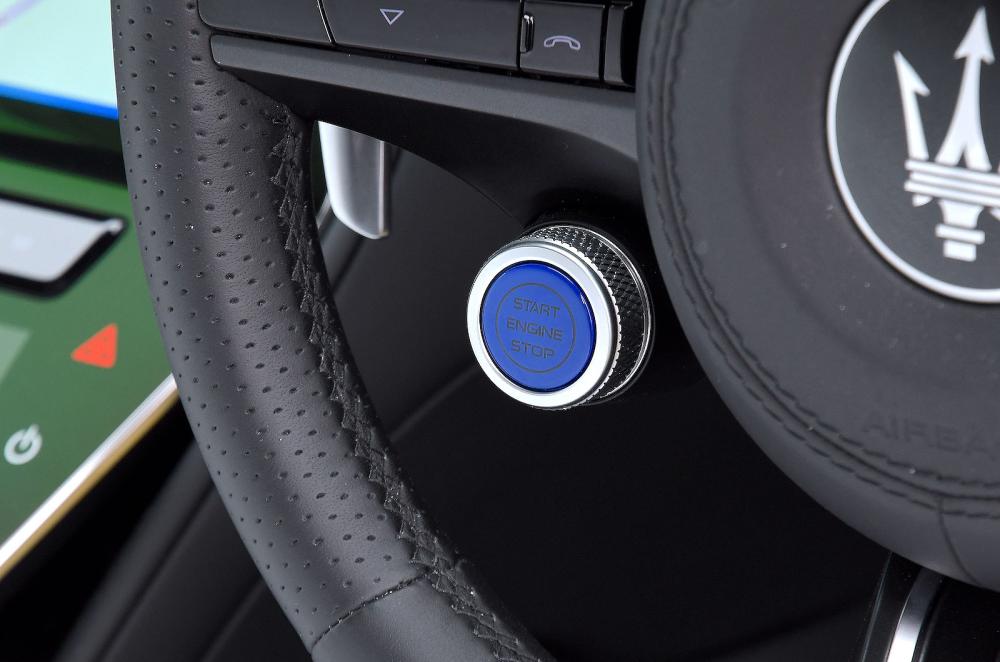 Maserati GranTurismo Trofeo Start button