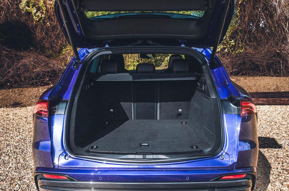 Maserati Grecale Trofeo boot