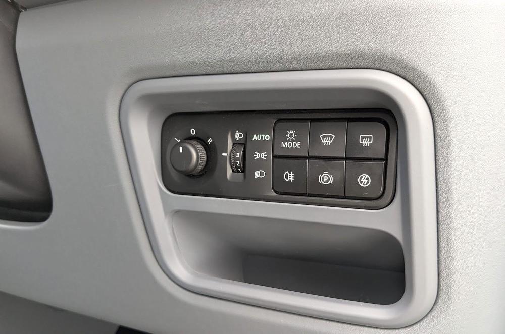 Maxus eDeliver 5 interior controls