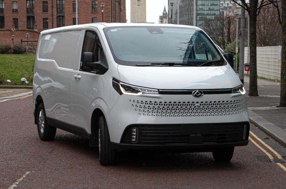 Maxus eDeliver 7 front right static