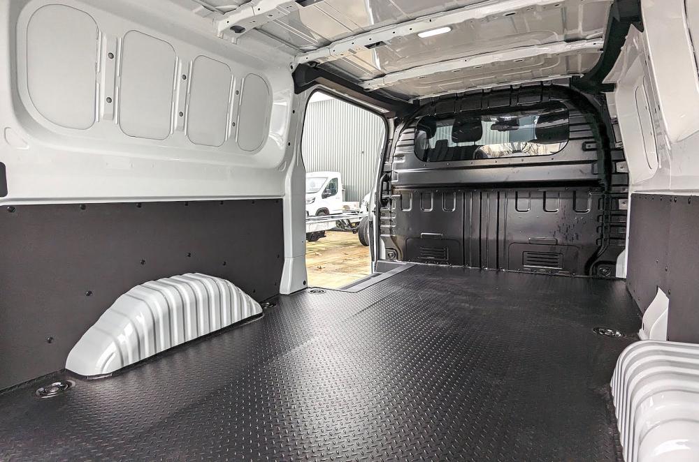 Maxus eDeliver 7 load bay