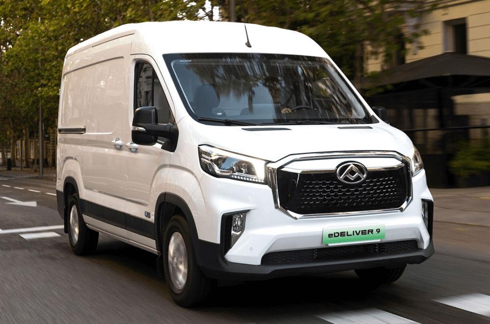 Maxus eDeliver 9 front right driving