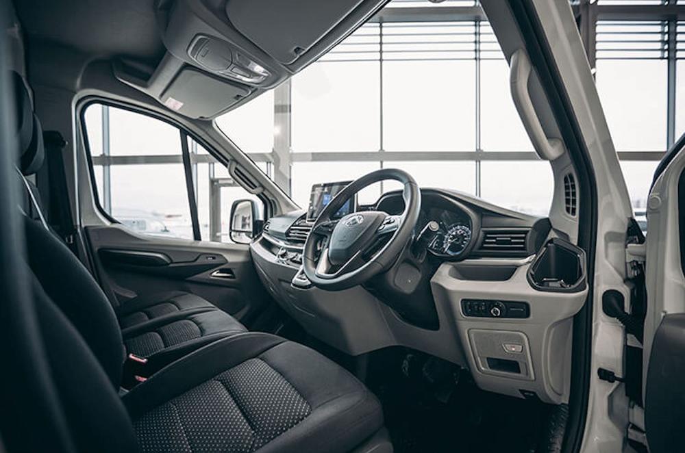 Maxus eDeliver 9 front seats