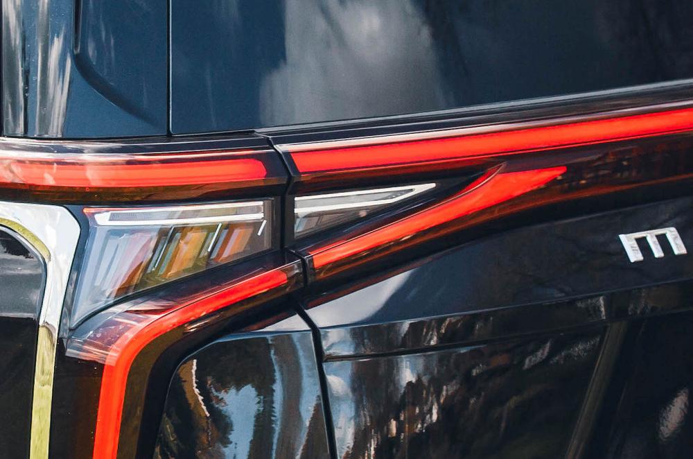 Maxus Mifa 9 rear lights