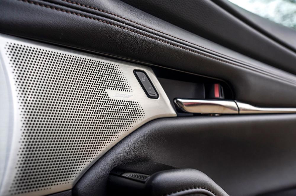 Mazda 3 Saloon door detail