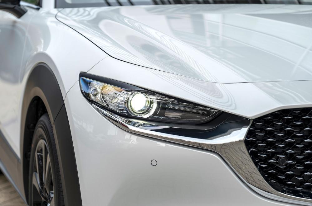 Mazda CX-30 headlights