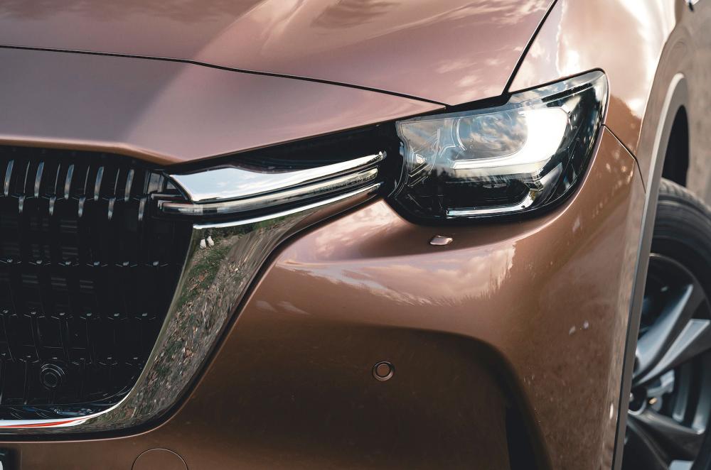 Mazda CX-80 headlights