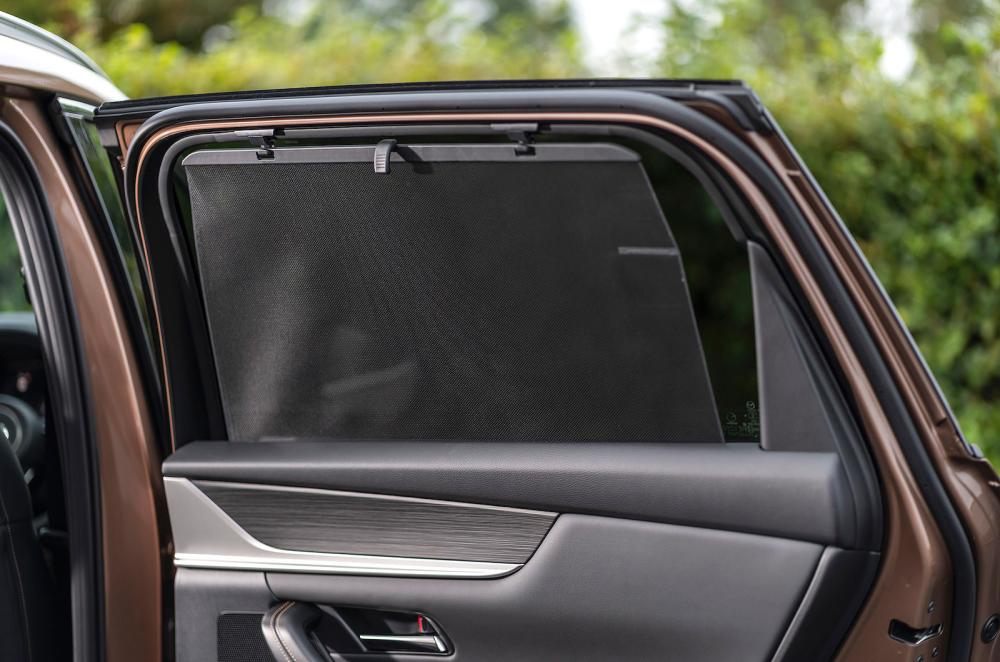 Mazda CX-80 window blind
