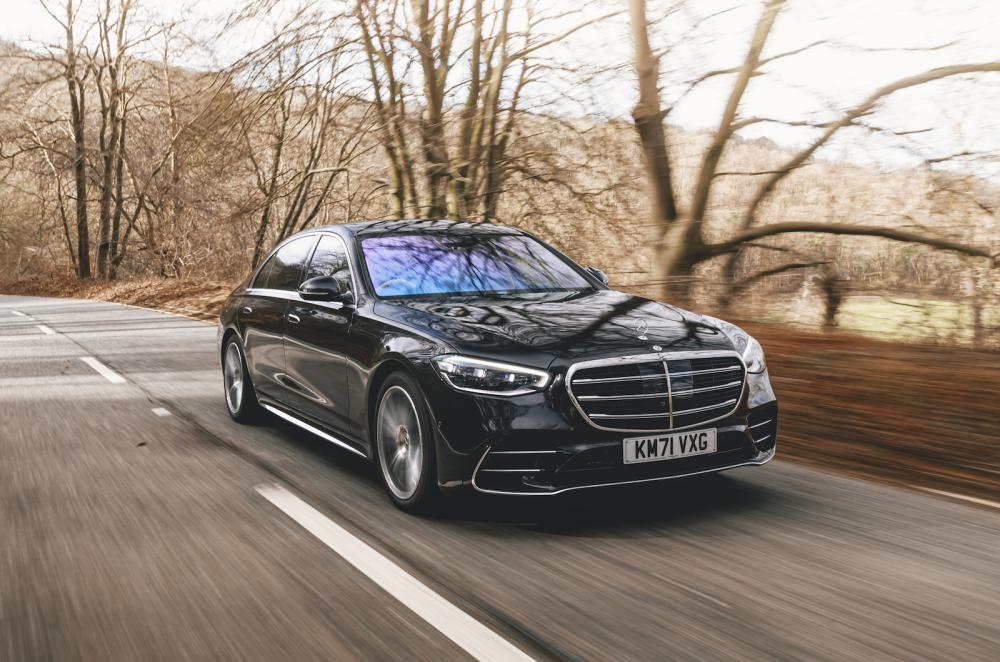 Mercedes-Benz S-Class 2022 front right tracking