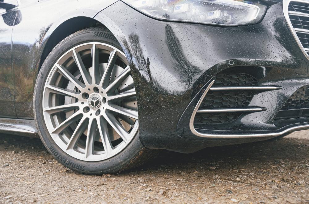 Mercedes-Benz S-Class 2022 alloy wheel detail