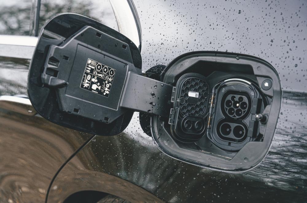 Mercedes-Benz S-Class 2022 PHEV charging socket