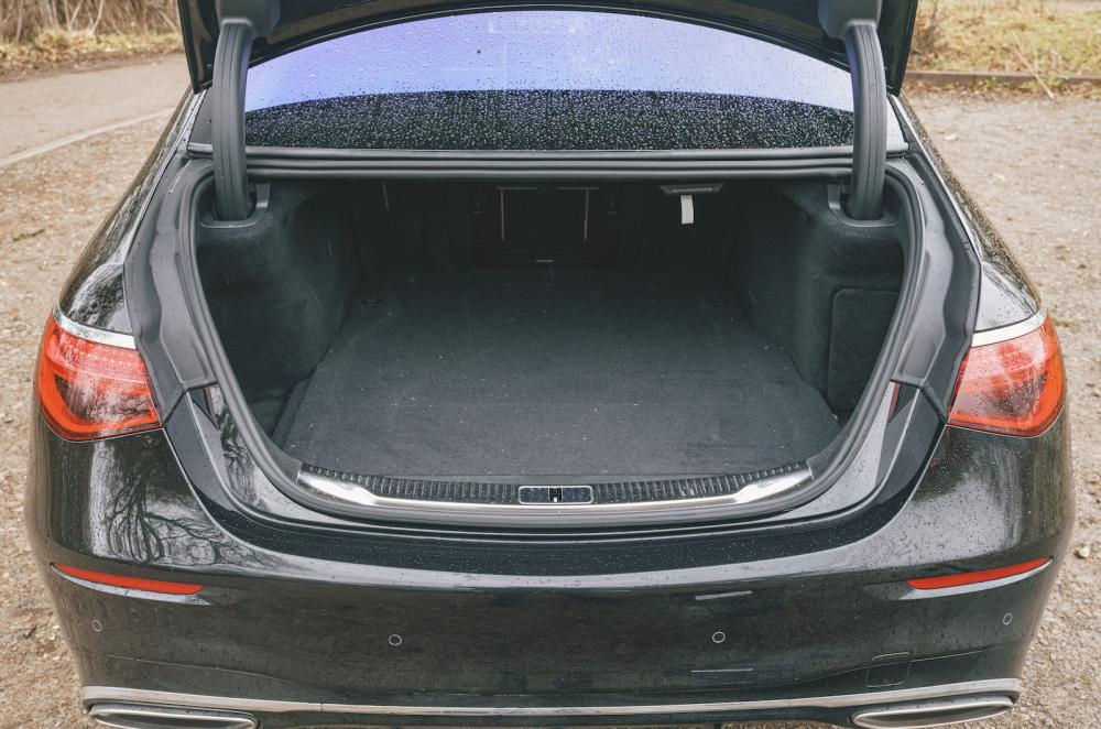Mercedes-Benz S-Class 2022 boot open
