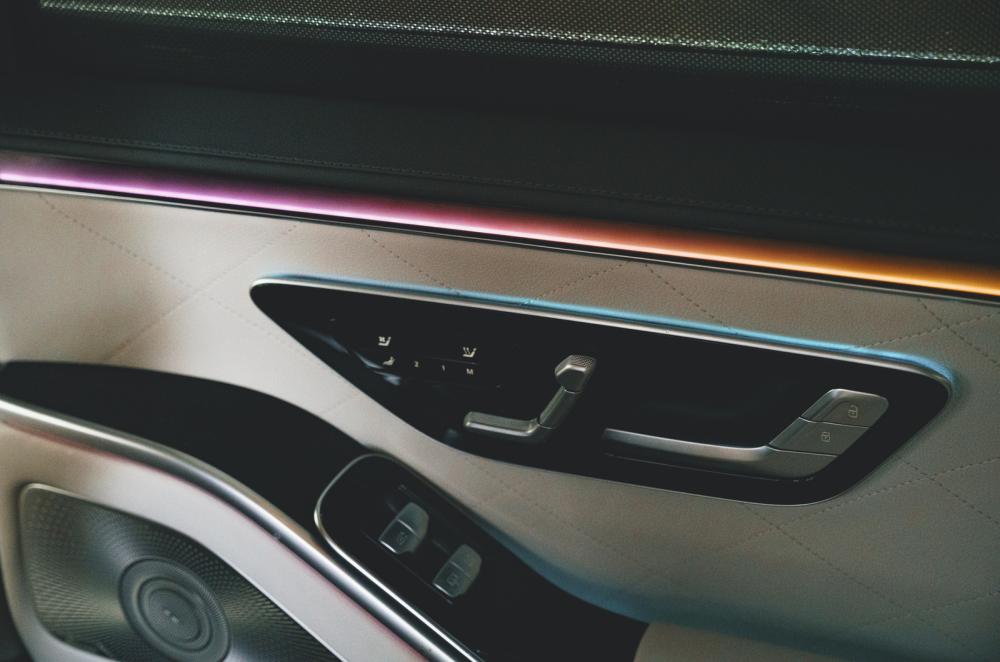 Mercedes-Benz S-Class 2022 interior detail