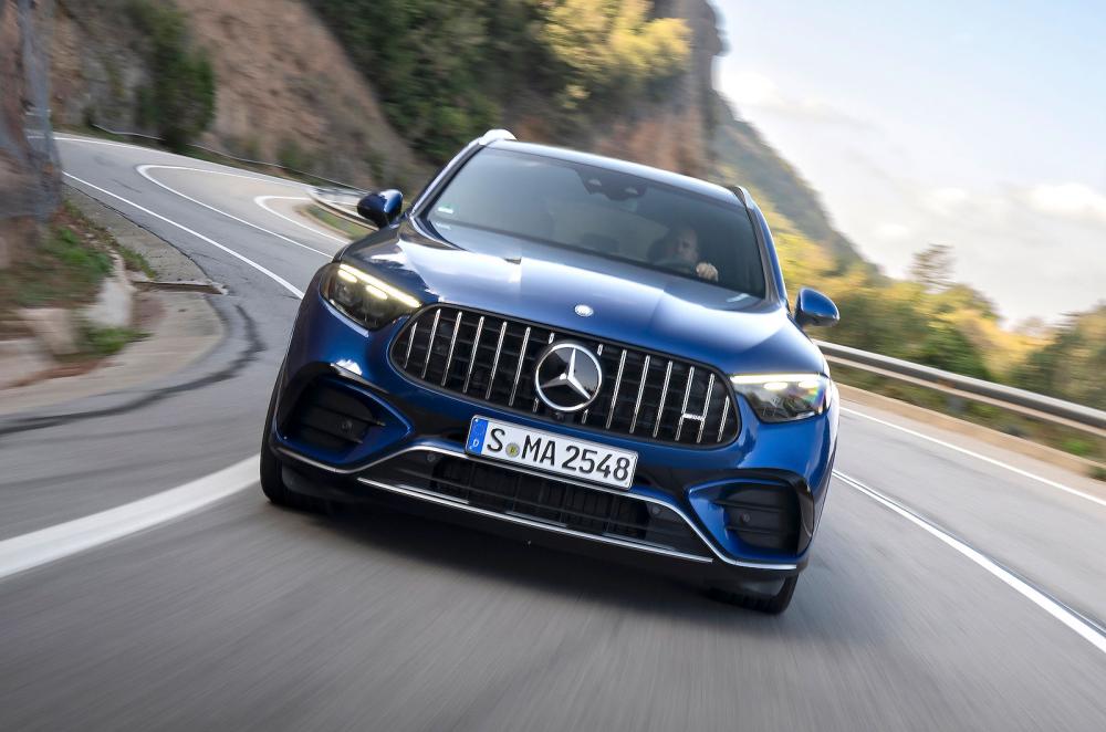 Mercedes-AMG GLC 63 S front driving