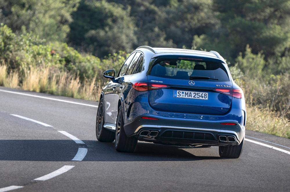Mercedes-AMG GLC 63 S rear cornering