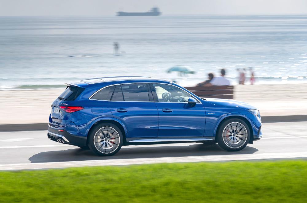 Mercedes-AMG GLC 63 S right driving
