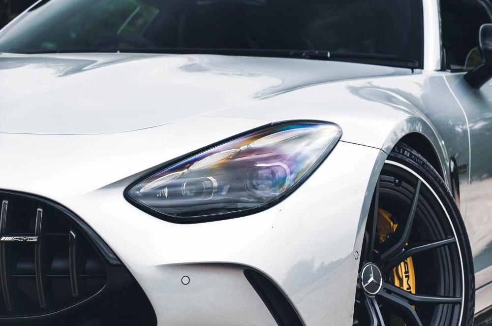 Mercedes-AMG GT headlights detail
