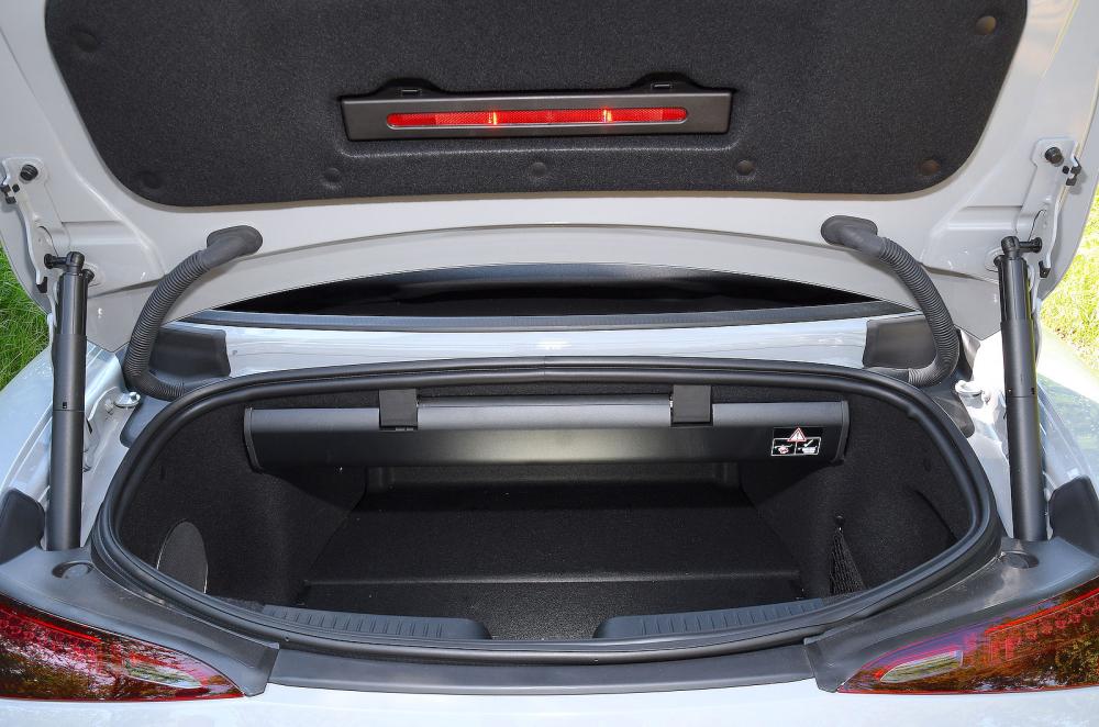 Mercedes SL boot