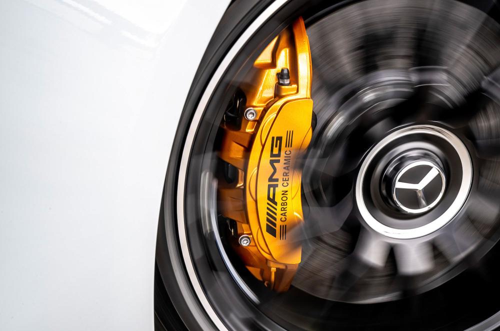 Mercedes SL AMG brakes