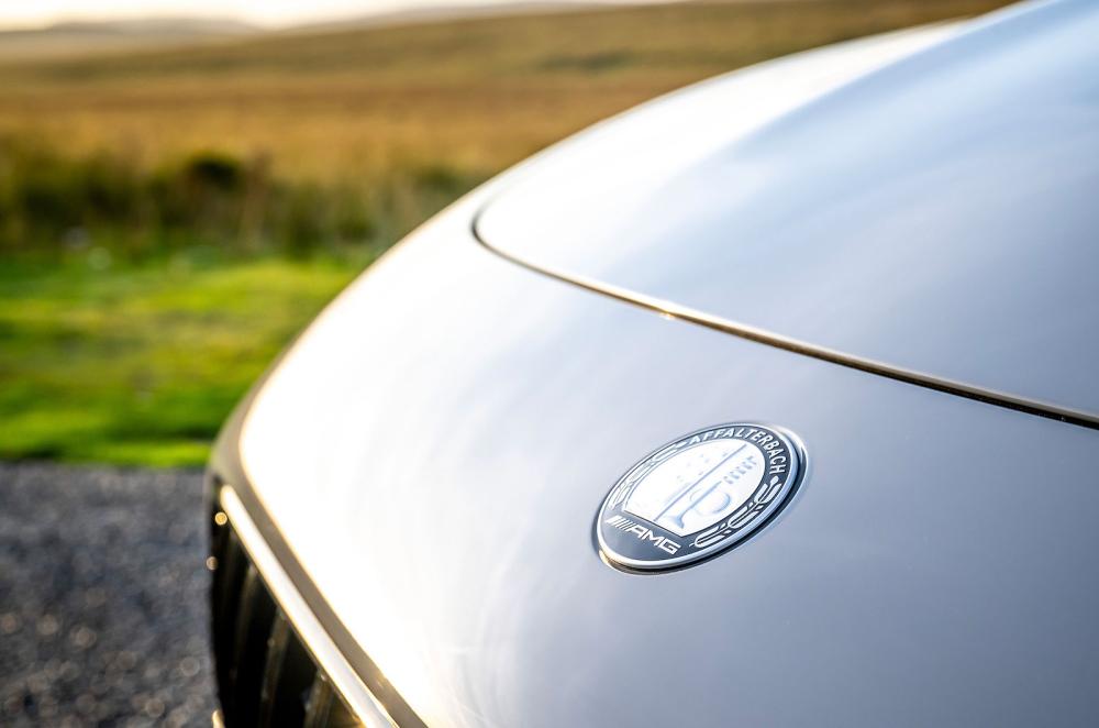 Mercedes SL front badge